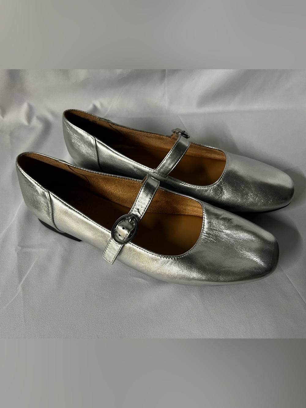 Naturalizer Kelly Silver Mary Jane Flats - Size 8